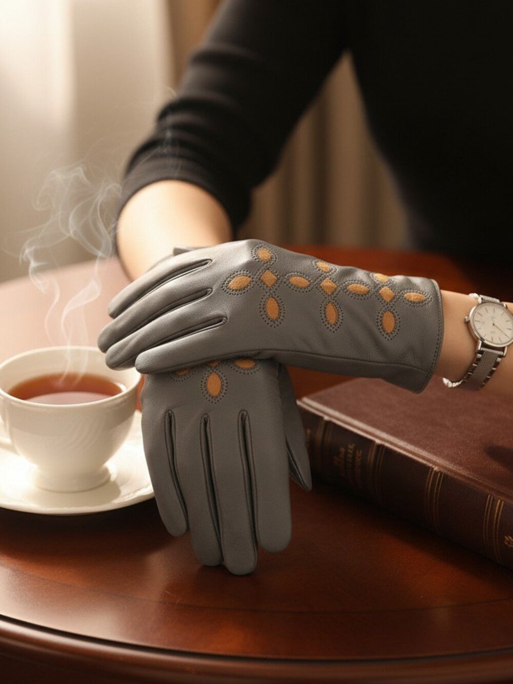 🩶 Gray Leather Gloves w/ Diamond Inlay Detail – NWT – Elegant & Unique 🩶